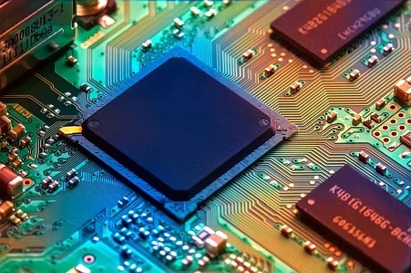 Benefits of Buying Wholesale Electronics for Retail and Distribution Businesses